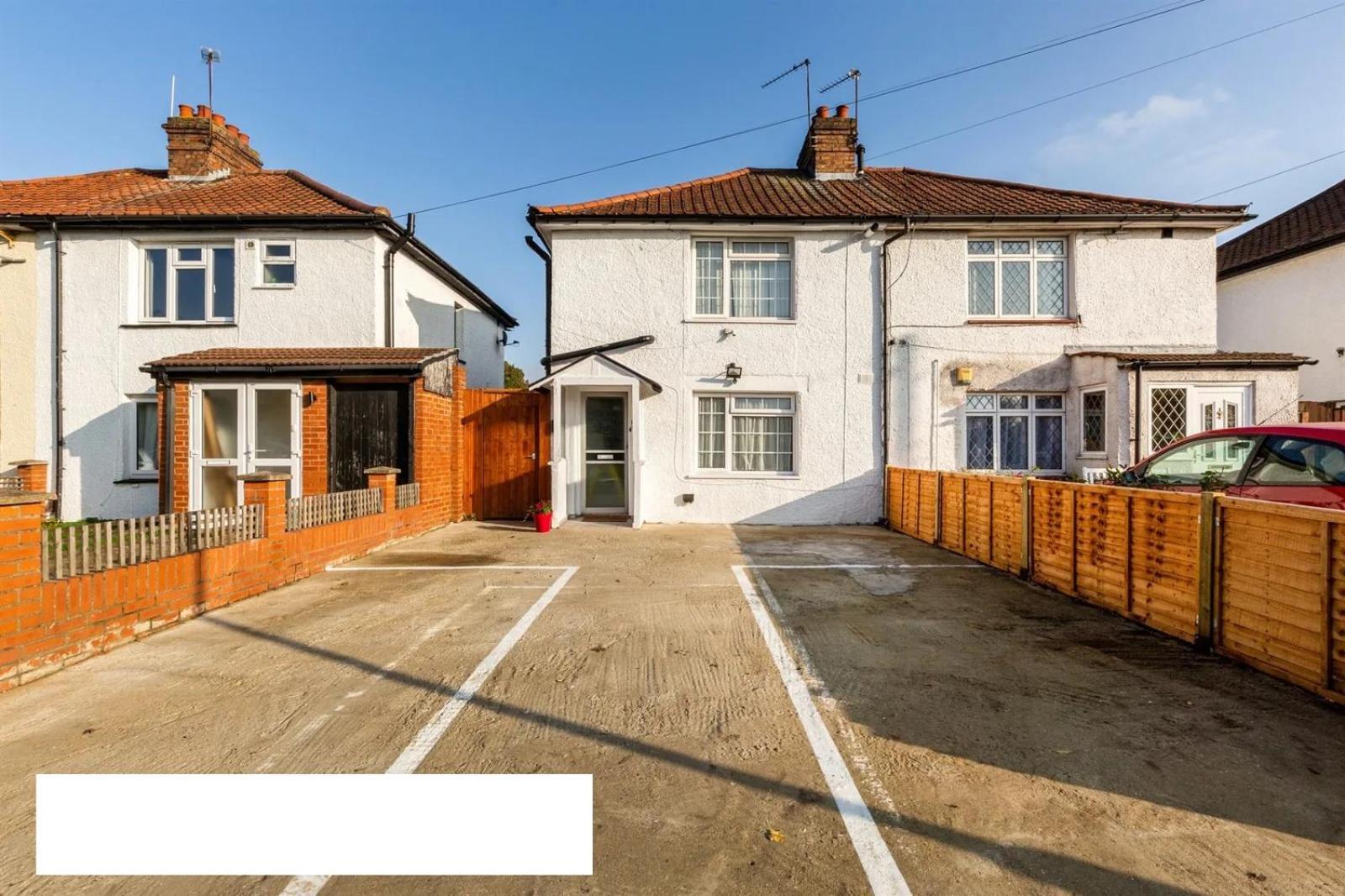 Cosy Private Flat In London, Free Parking On Premise Lejlighed Carshalton Eksteriør billede